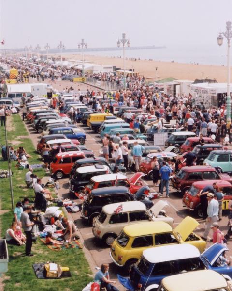 cr_mini_Brighton_seafront_carshow.jpg