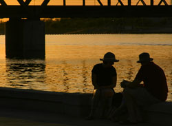 couple travelling in Anglosphere