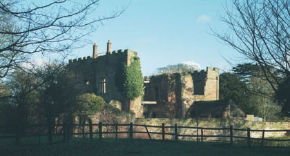 life_astley_castle_420w.jpg